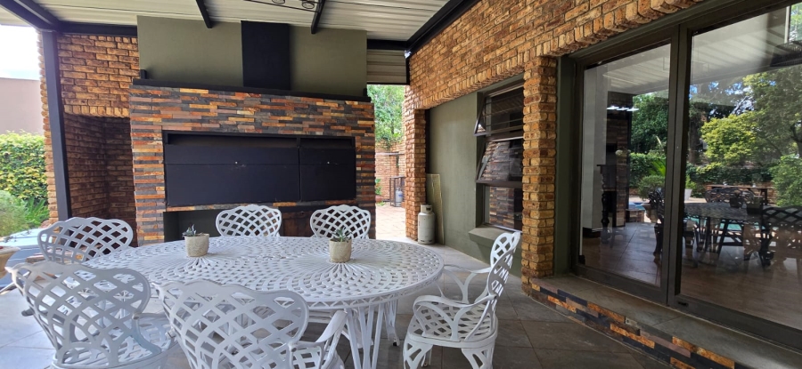 4 Bedroom Property for Sale in Wilkoppies North West